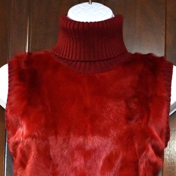 BCBGMaxAzria Red Wool Blend Fur Turtleneck Sweater Vest Sz Small Sleeveless Knit - Picture 14 of 15